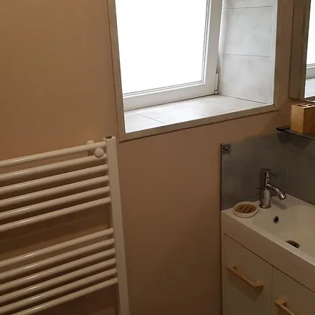 Maison Bord De *
